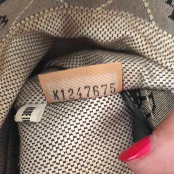 Authentic Dooney & Bourke purse. - Picture 8 of 8